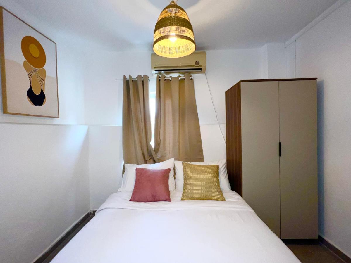 Aspentlv - Hacarmel Market Apartments & Studios Тель-Авив Экстерьер фото