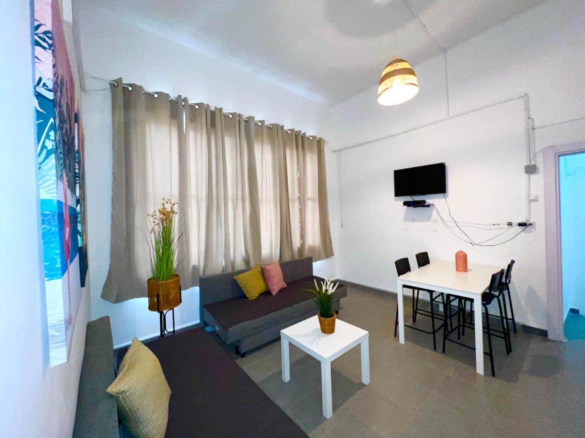 Aspentlv - Hacarmel Market Apartments & Studios Тель-Авив Экстерьер фото